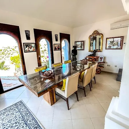 Luxurious - Coin * Malaga